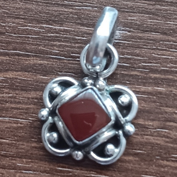 925 Silver Red Stone Pendant - Picture 7 of 7